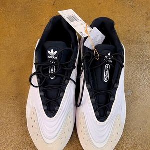 Adidas Ozelia